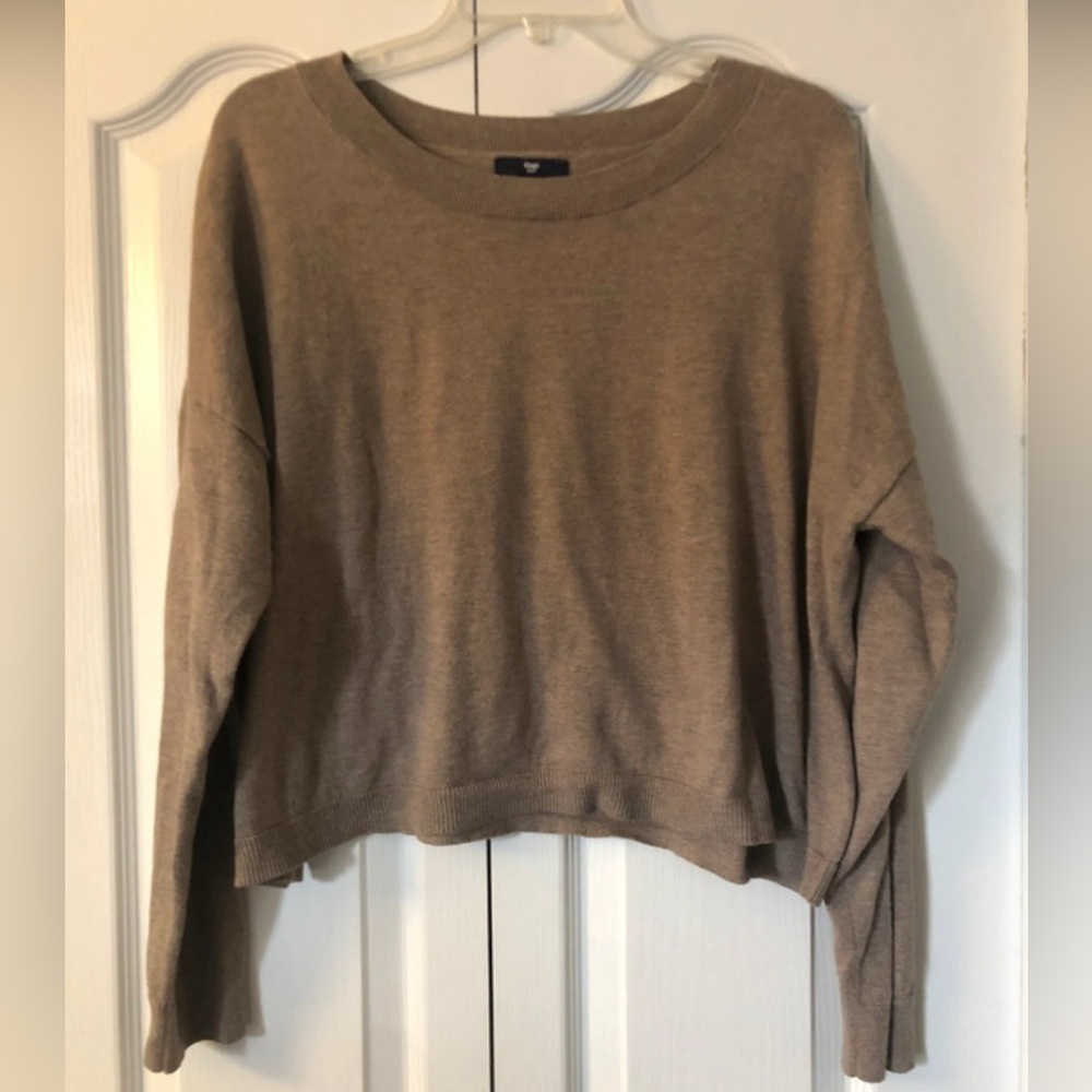 Gap sweater